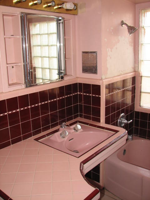 Mid Century Modern Homes In Las Vegas, Mid Century Pink Tile Bathroom