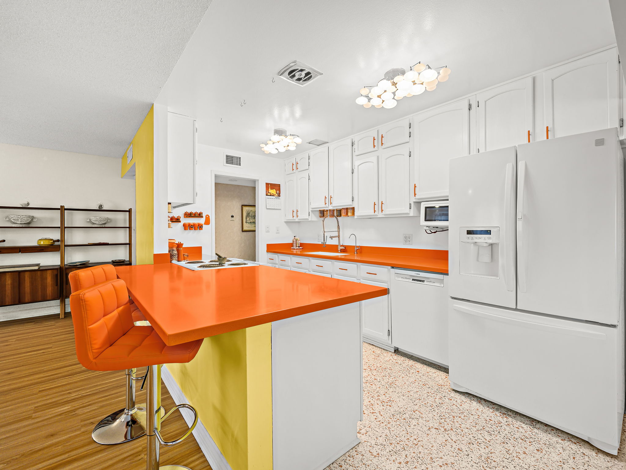 FOR SALE 3238 Glenhurst Drive, Las Vegas, Nevada 89121 Very Vintage